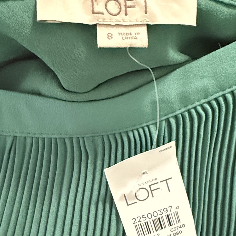NWT-Ann Taylor LOFT Fluid Pleated Skirt Sz 8 - Picture 8 of 10